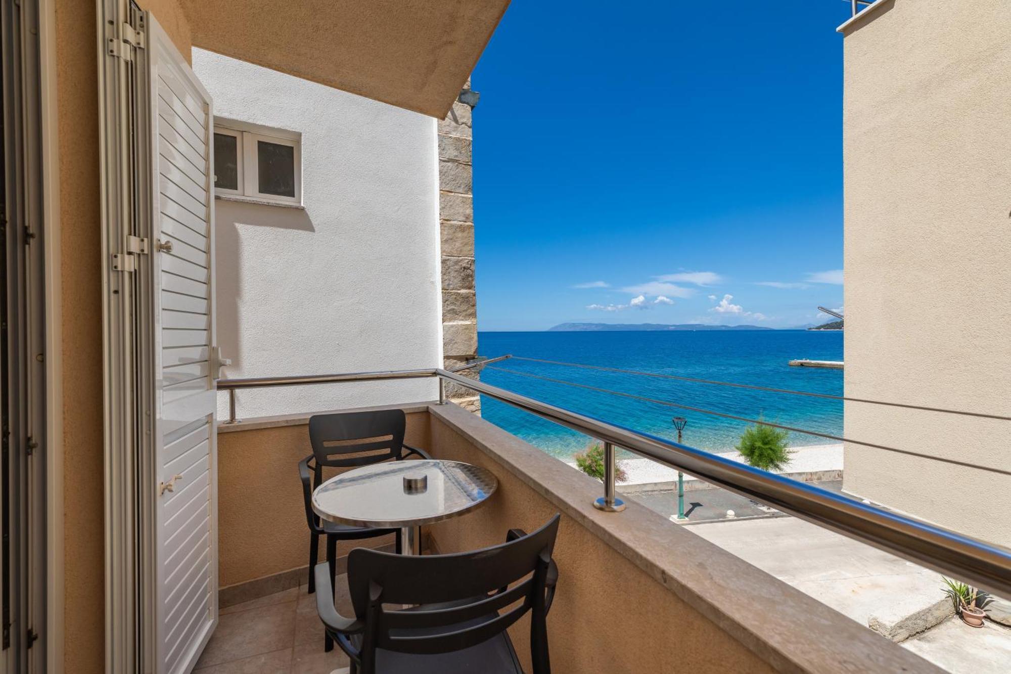 Apartments By The Sea Drasnice, Makarska - 6697 Exterior foto